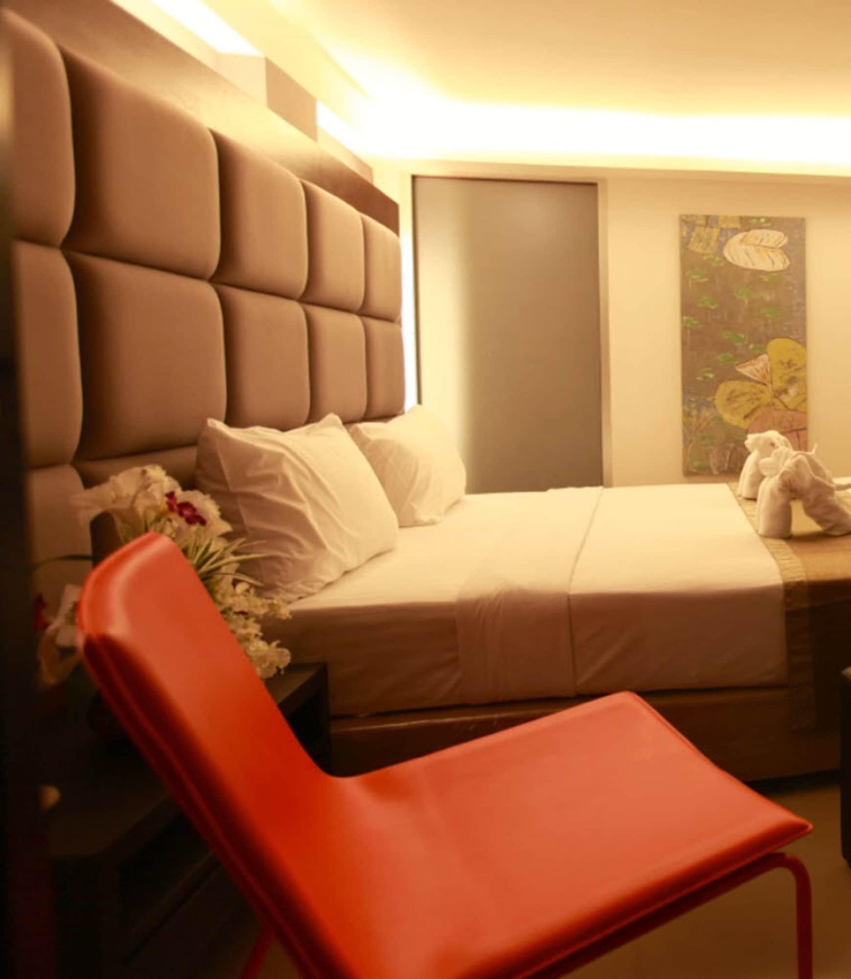 The Bangkok Major Suite Екстериор снимка
